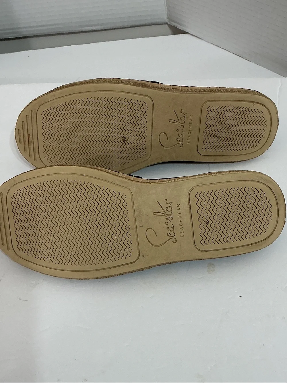 Sea Star Sz 8 Black Espadrille Flat Water Shoes with Jute Toe